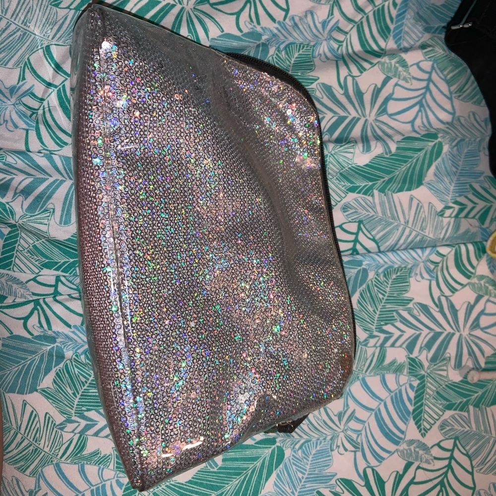 Makeup bag - Picture 2 of 2